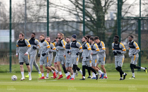 040119 - Newport County training prior to their 3rd Round FA Cup game with Leicester City - Newport warm up during training