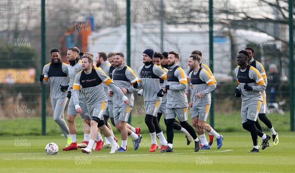 040119 - Newport County training prior to their 3rd Round FA Cup game with Leicester City - Newport warm up during training