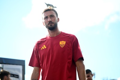 040826 - Newport County v AS Roma - Pre-Season Friendly - Bryan Cristante of Roma arrives at the stadium