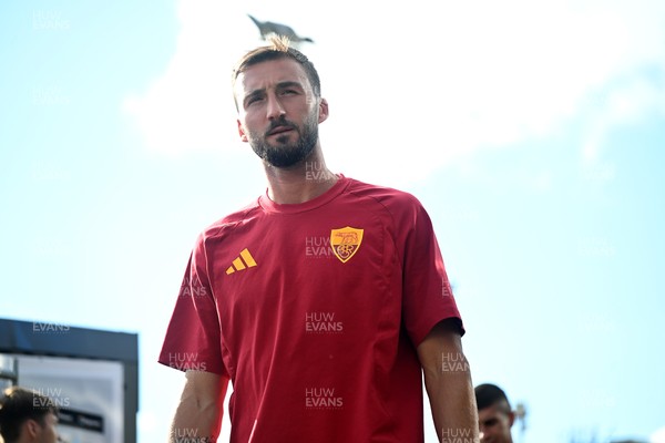 040826 - Newport County v AS Roma - Pre-Season Friendly - Bryan Cristante of Roma arrives at the stadium