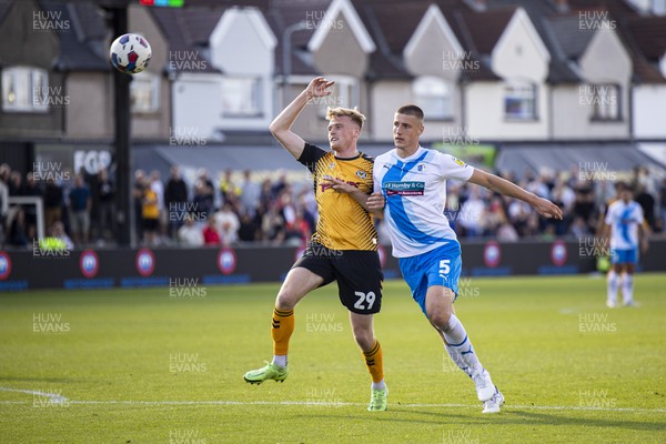 170922 - Newport County v Barrow - Sky Bet League 2 - Will Evans of Newport County in action against Sam McClelland of Barrow