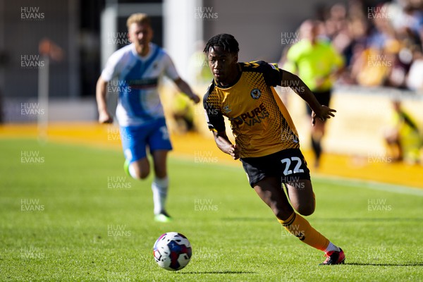 170922 - Newport County v Barrow - Sky Bet League 2 - Nathan Moriah-Welsh of Newport County in action 