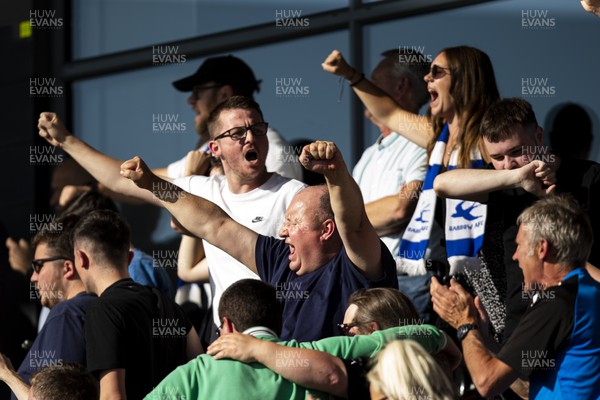 170922 - Newport County v Barrow - Sky Bet League 2 - Barrow supporters celebrate their second goal scored by Josh Gordon of Barrow from the penalty spot