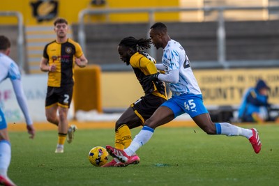 291125 - Newport County v Barrow - Sky Bet League 2 - Cameron Antwi of Newport County holds off Rekeem Harper of Barrow