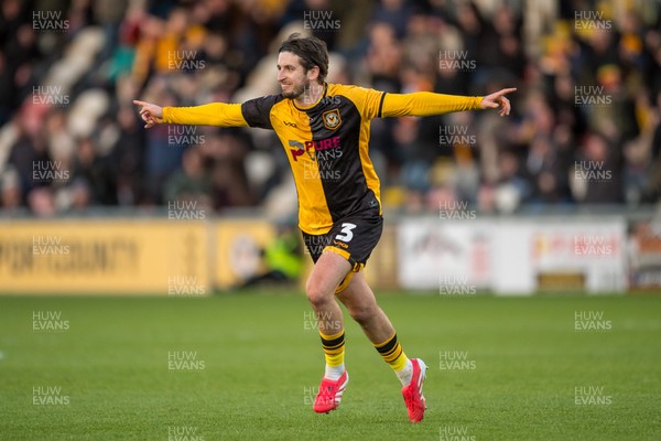 291125 - Newport County v Barrow - Sky Bet League 2 - Anthony Glennon of Newport County celebrates scoring goal