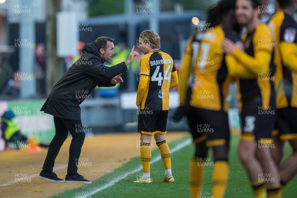 291125 - Newport County v Barrow - Sky Bet League 2 - Christian Fuchs, manager of Newport County gives instructions to Samuel Braybrooke of Newport County
