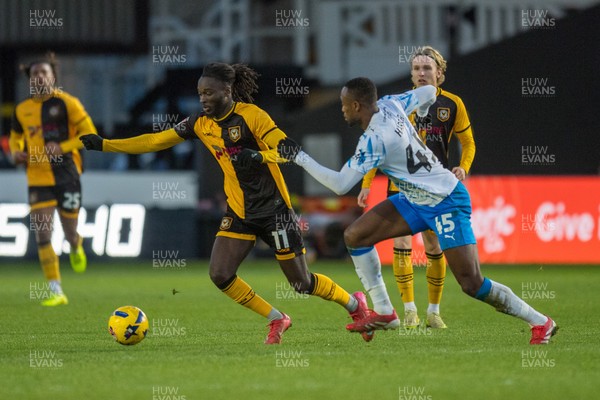 291125 - Newport County v Barrow - Sky Bet League 2 - Cameron Antwi of Newport County holds off Rekeem Harper of Barrow