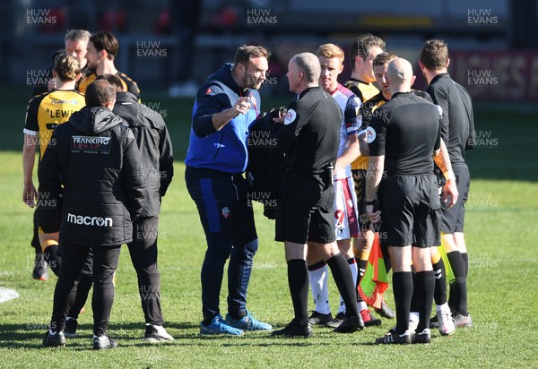 050421 - Newport County v Bolton Wanderers - EFL SkyBet League 2 - Bolton Wanderers Manager Ian Evatt confronts the referee at the end of the game