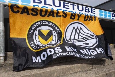 060925 - Newport County v Bristol Rovers - Sky Bet League 2 - Newport County flag
