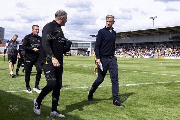 060925 - Newport County v Bristol Rovers - Sky Bet League 2 - Newport County manager David Hughes during half time