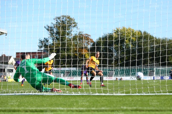 190918 Newport County v Cambridge United - Sky Bet League 2 - Mickey Demetriou of Newport County scores from the penalty spot 