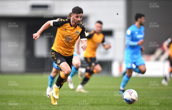 010521 - Newport County v Cheltenham Town - SkyBet League 2 - Padraig Amond of Newport County gets into space