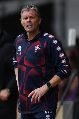 181025 - Newport County v Cheltenham Town - Sky Bet League 2 -  Steve Cotterill, Cheltenham Town Manager