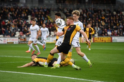 181025 - Newport County v Cheltenham Town - Sky Bet League 2 - Lee Jenkins of Newport County puts a ball in the box