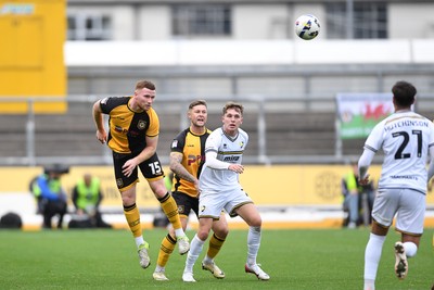 181025 - Newport County v Cheltenham Town - Sky Bet League 2 - Lee Jenkins of Newport County