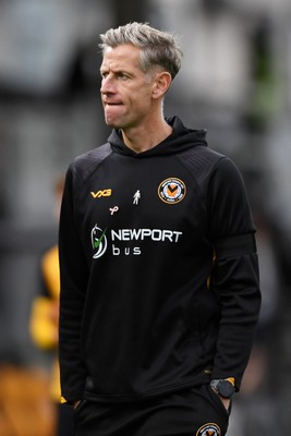 181025 - Newport County v Cheltenham Town - Sky Bet League 2 - Dejected Newport County Manager, David Hughes at full time