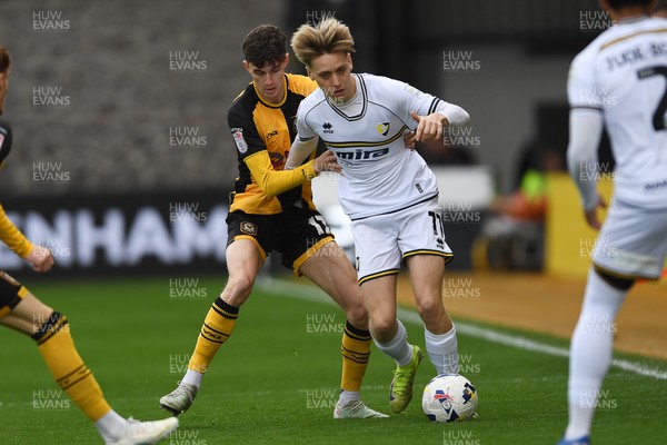 181025 - Newport County v Cheltenham Town - Sky Bet League 2 - Joe Thomas of Newport County is challenged by Jordan Thomas of Cheltenham Town