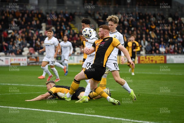 181025 - Newport County v Cheltenham Town - Sky Bet League 2 - Lee Jenkins of Newport County puts a ball in the box