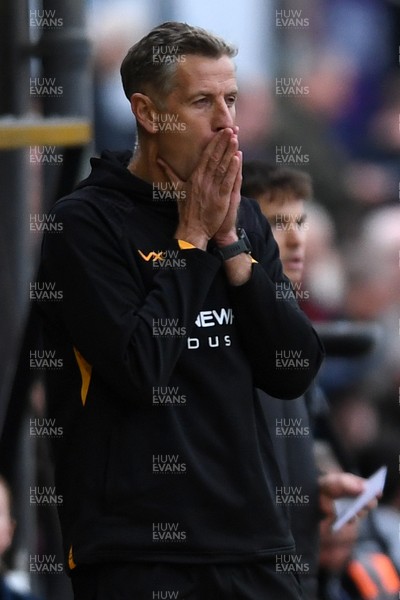 181025 - Newport County v Cheltenham Town - Sky Bet League 2 - Newport County Manager, David Hughes