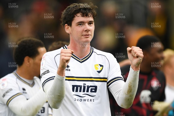 181025 - Newport County v Cheltenham Town - Sky Bet League 2 - 