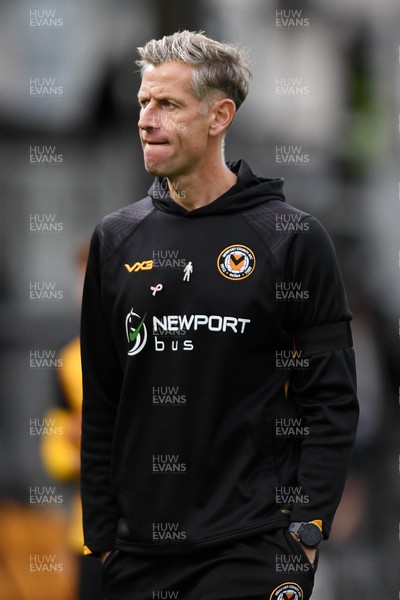 181025 - Newport County v Cheltenham Town - Sky Bet League 2 - Dejected Newport County Manager, David Hughes at full time