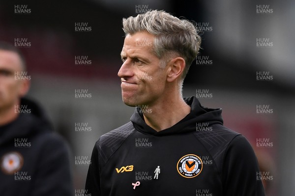 181025 - Newport County v Cheltenham Town - Sky Bet League 2 - Dejected Newport County Manager, David Hughes at full time