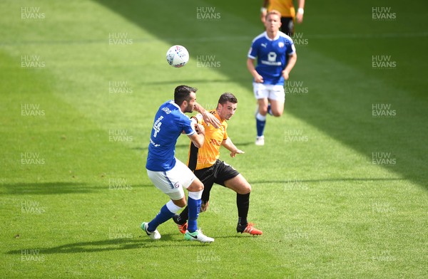 260817 - Newport County v Chesterfield - SkyBet League 2 - Sam Hird of Chesterfield and Padraig Amond of Newport Conty compete