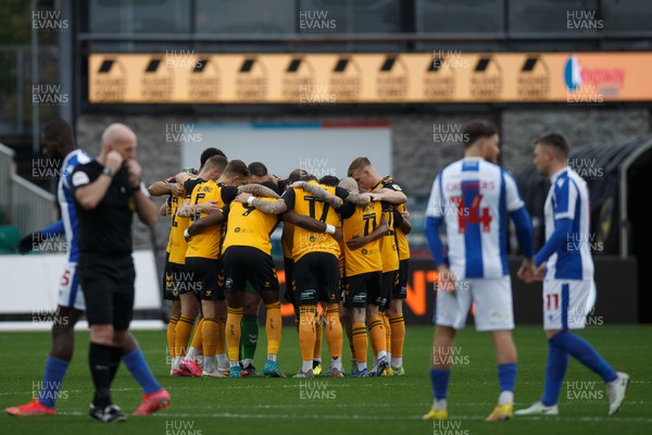 051122 - Newport County v Colchester United - FA Cup First Round - Newport County go into a huddle before kick-off