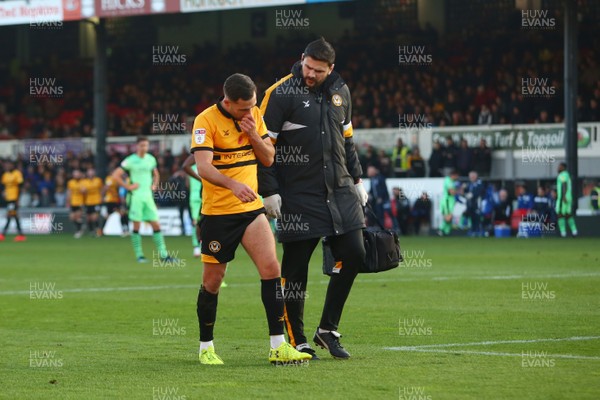 171118 Newport County v Colchester United - Sky Bet League 2 - Robbie Willmott of Newport County leaves the field with an injury