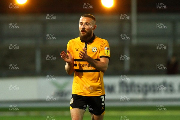 171118 Newport County v Colchester United - Sky Bet League 2 - Dan Butler of Newport County applauds fans after the final whistle