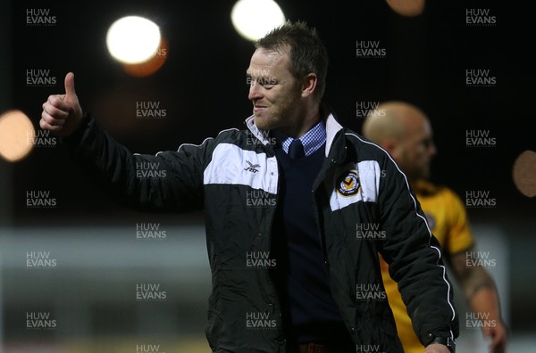 010118 - Newport Count v Exeter City - SkyBet League Two - Newport Manager Michael Flynn thanks the fans at full time