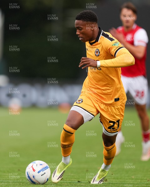 120926 - Newport County v Fleetwood Town - Sky Bet League 2 - Tanatswa Nyakuhwa of Newport County attacks