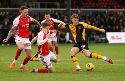 131225 - Newport County v Fleetwood Town, EFL Sky Bet League 2 - Ged Garner of Newport County looks to shoot at goal