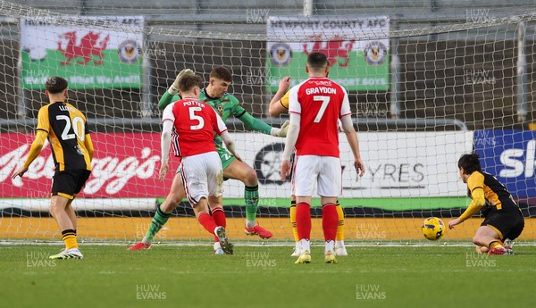 131225 - Newport County v Fleetwood Town, EFL Sky Bet League 2 - Finley Potter of Fleetwood Town heads past Jordan Wright of Newport County to score the opening goal