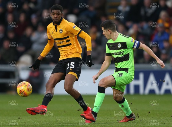 261218 - Newport County v Forest Green Rovers - SkyBet League Two - Tyreeq Bakinson of Newport County is challenged by Lloyd James of Forest Green Rovers