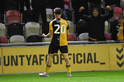 011125 - Newport County v Gillingham - FA Cup First Round - Ben Lloyd of Newport County celebrates after he scores the winning penalty 