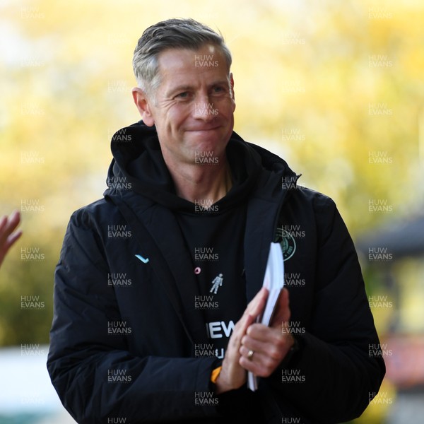 011125 - Newport County v Gillingham - FA Cup First Round - Newport County Manager, David Hughes