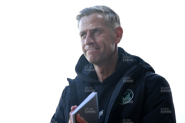 011125 - Newport County v Gillingham - FA Cup First Round - Newport County Manager, David Hughes