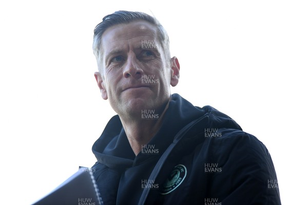 011125 - Newport County v Gillingham - FA Cup First Round - Newport County Manager, David Hughes