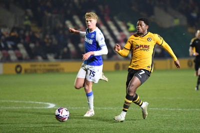 040325 - Newport County v Gillingham - Sky Bet League 2 - Bobby Kamwa of Newport County goes close