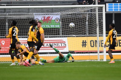 200925 - Newport County v Gillingham - Sky Bet League 2 - Shadrach Ogie of Gillingham scores a penalty goal to equalise the game
