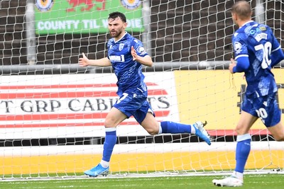 200925 - Newport County v Gillingham - Sky Bet League 2 - Jonny Smith of Gillingham celebrates scoring a goal