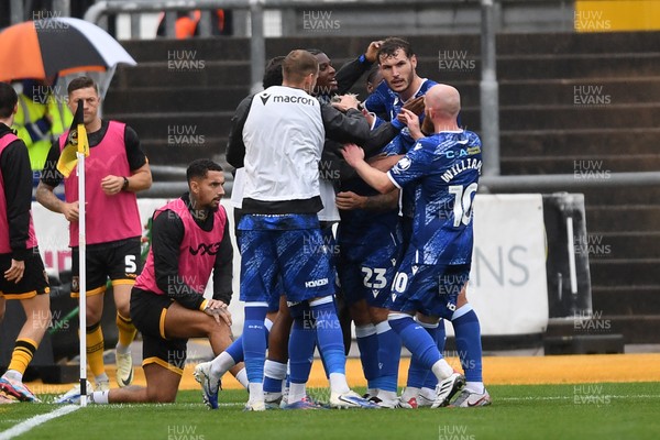 200925 - Newport County v Gillingham - Sky Bet League 2 - Shadrach Ogie of Gillingham celebrates scoring a goal with team mates