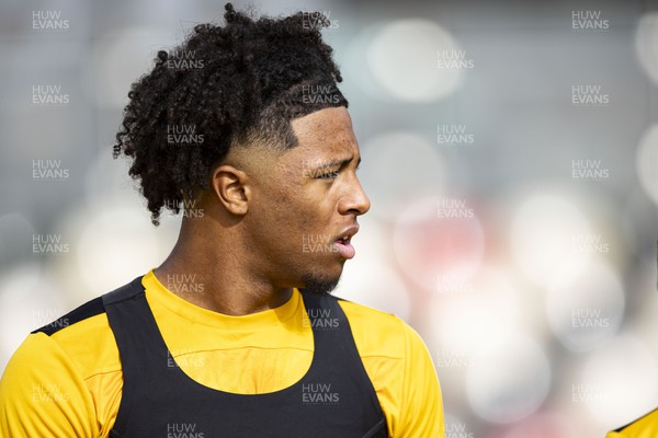 071023 - Newport County v Harrogate Town - Sky Bet League 2 - Olly Thomas of Newport County during the warm up