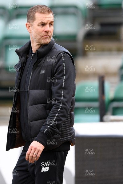 150325 - Newport County v Harrogate Town - Sky Bet League 2 - Simon Weaver, Harrogate Town Manager