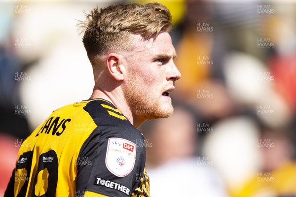 150423 - Newport County v Hartlepool United - Sky Bet League 2 - Will Evans of Newport County prepares to take a corner 