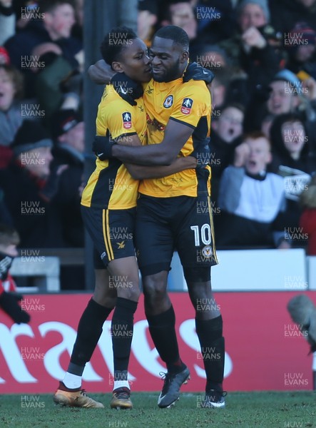 070118 - Newport County v Leeds United, Emirates FA Cup Round 3 - Shawn McCoulsky of Newport County celebrates with Frank Nouble of Newport County after scoring the winning goal