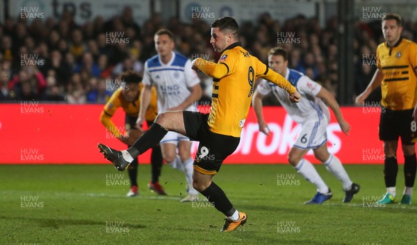 060119 - Newport County v Leicester City - FA Cup 3rd Round - Padraig Amond of Newport County scores a penalty for their second goal
