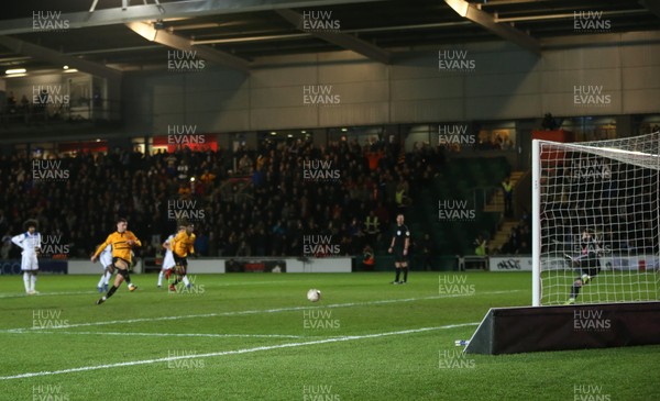 060119 - Newport County v Leicester City, FA Cup Third Round - Padraig Amond of Newport County shoots to score from the penalty spot