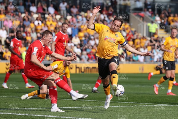 040921 - Newport County v Leyton Orient - SkyBet League Two - Matthew Dolan of Newport County can�t get the ball before Alex Mitchell of Leyton Orient